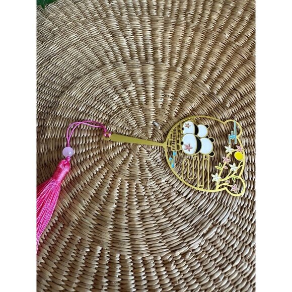 Panda pair metal lightweight book mark - Picture 9 of 12